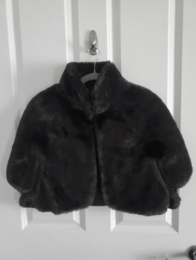 Jasper Conran Plush Black Faux Fur Short Jacket Shrug Bolero Capelet